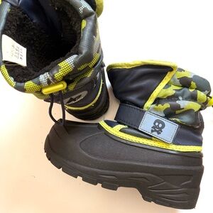 Athletech Boys Waterproof Winter Snow Boots (size 11M)